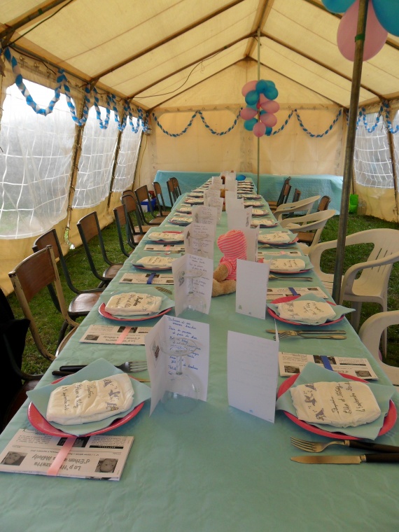 0 votes1 vote0 vote0 votes1 vote0 voteVoir l\u0027image en grand la table du bapteme. SAM_0432